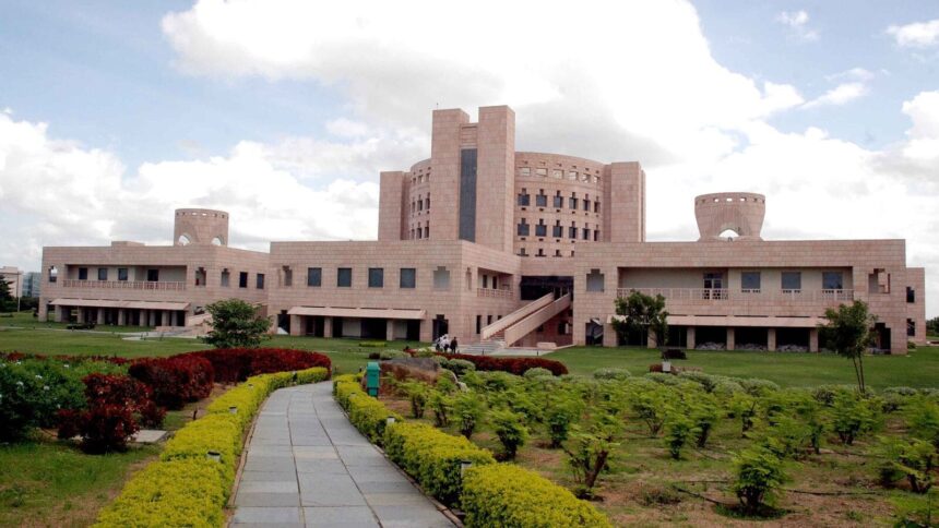 ISB ranks 40 among FT's top 100 global B-schools, only Indian institute on list