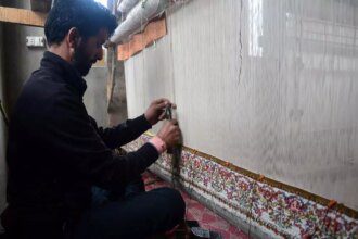 Handicraft and handloom exports from Kashmir at ₹2,567 crore over the last two fiscal years
