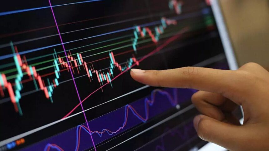 Markets end lower as RBI’s rate cut fails to impress; FIIs continue selling spree 