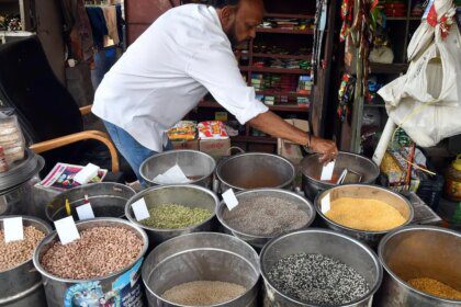 Retailers reported sales growth of 4 per cent in February