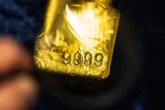 Global supply disruption to push up domestic gold prices premium