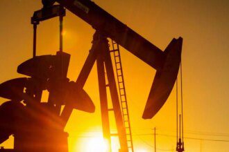 Crude Oil Futures: Tariff tensions continue to impact crude oil market