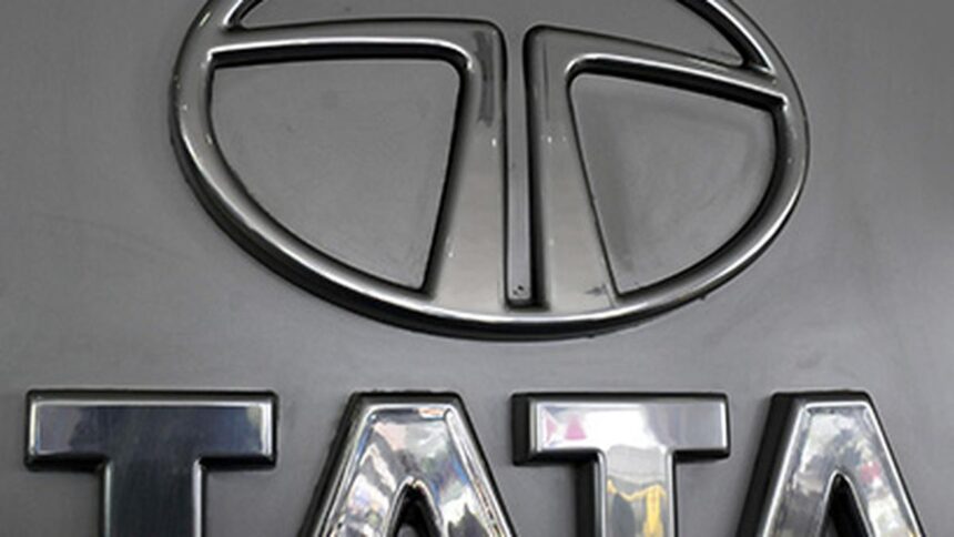 Tata Motors Stocks & Share Price LIVE: Shares trade flat, approves raising ₹2,000 crore via NCDs
