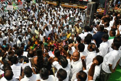 AIADMK cadre protest against DMK government for failing to curb illegal drug sales 