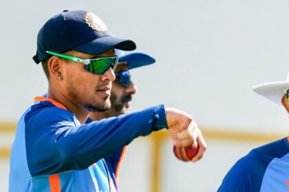 7-star Chahar runs through Hampshire on County debut for Surrey, registers best first-class figures