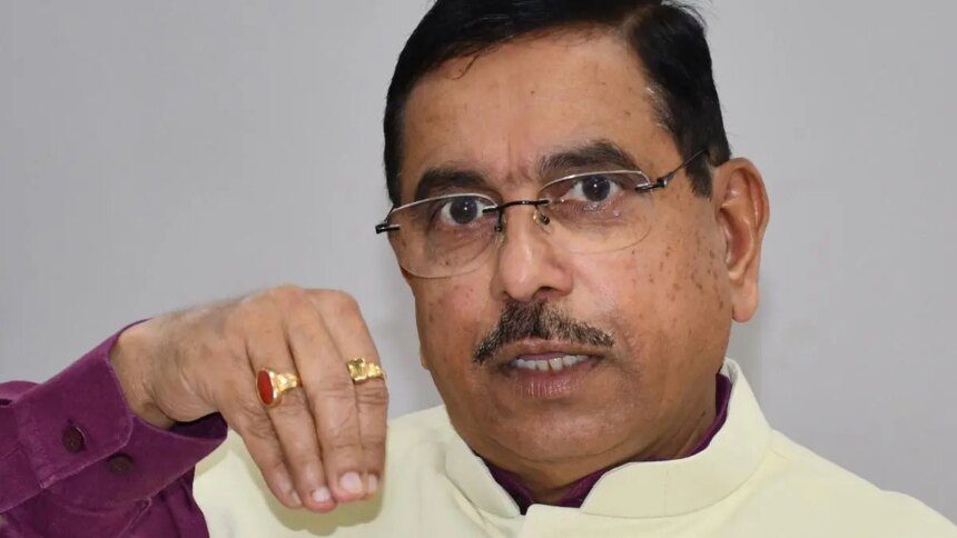 India says no immediate plan to permit export of wheat, wheat products