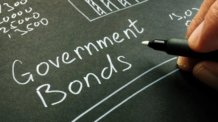 India's borrowing revamp shrinks 10-year, long bond yield spread