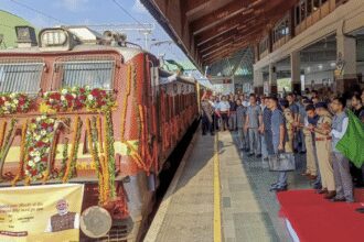 Parcel train with Kashmiri apples flagged off to Delhi; mandis protest Srinagar-Jammu highway closure