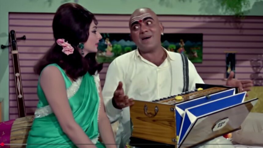 When customs officials stopped Mahmood at the airport, know actor's priceless reaction