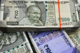 Rupee snaps four-day rally, bond yields rise