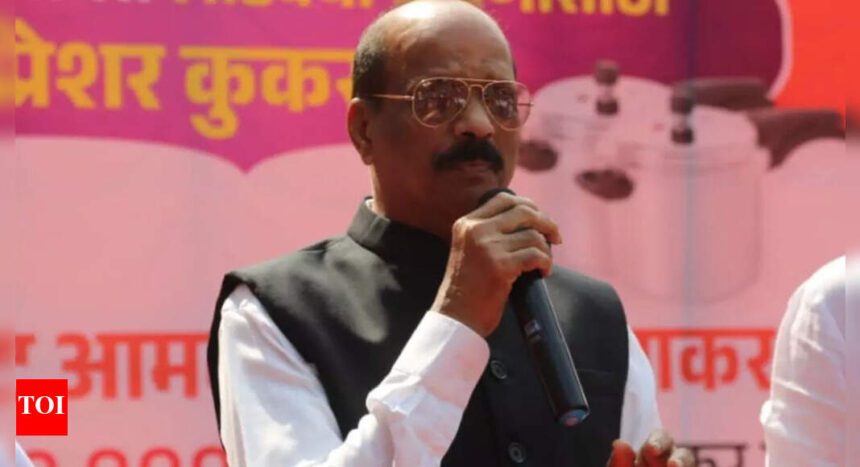 'Not an MLA, but get Rs 20 cr in funds': Sena leader Sarvankar boasts; later clarifies