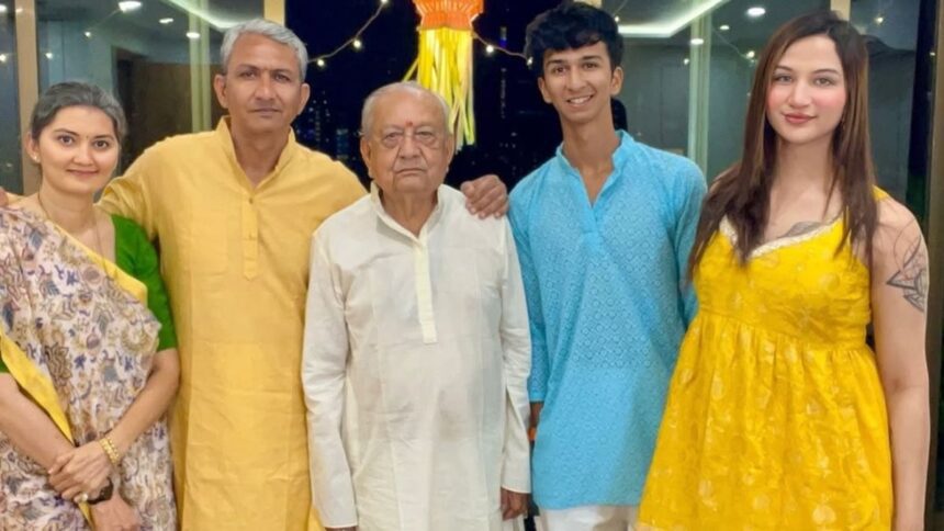 Anaya and father Sanjay Bangar share frame for first time since her transformation, pic goes viral