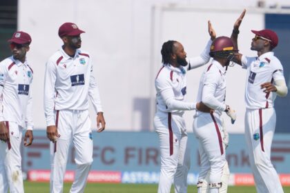 Brain Lara visits West Indies dressing room after Day 2 of Delhi Test against India