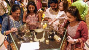 Gold, silver jewellery sales to hit ₹1.35 lakh crore in Dhanteras-Diwali period