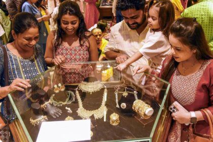 Gold, silver jewellery sales to hit ₹1.35 lakh crore in Dhanteras-Diwali period