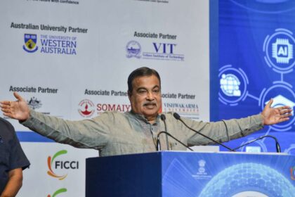 Gadkari: EV prices to match petrol cars in 4–6 months; Eyes no. 1 auto industry spot