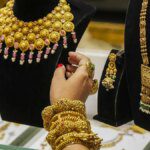 Gold declines ₹8,500 per 10 gm in a week
