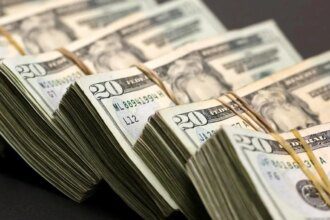 RBI data: India forex reserves fall to USD 699.96 billion