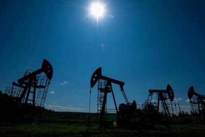 Oil rises as Trump says India will stop buying Russian supply