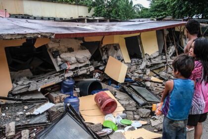 Philippines quake kills dozens as injured overwhelm hospitals