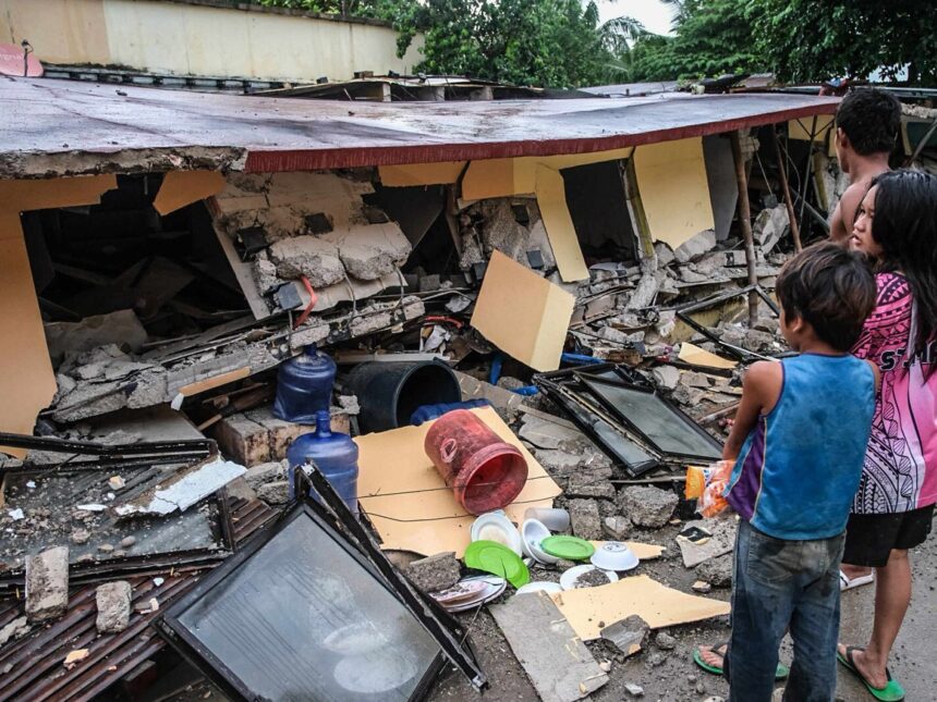 Philippines quake kills dozens as injured overwhelm hospitals