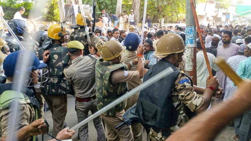 Police shoot Muslim leader in leg in Bareilly amid crackdown over “I Love Muhammad” campaign