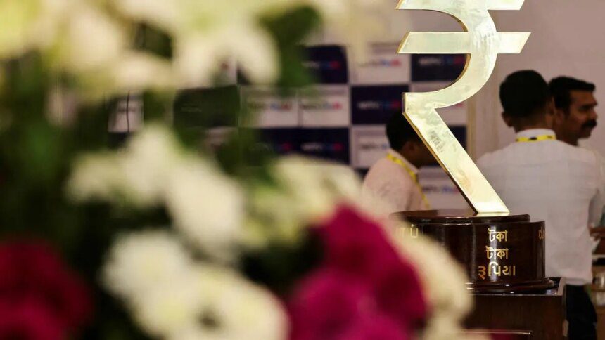 RBI Dy Guv rules out ‘weak rupee’ as policy tool