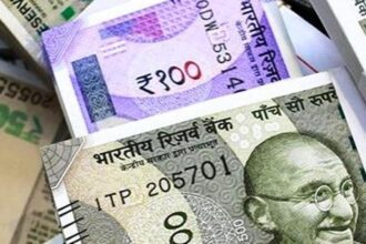 Rupee tumbles 48 paise to close at 88.70 against US dollar
