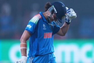 Smriti Mandhana in disbelief, keep saying 'bat nahi laga' after Alyssa Healy's lucky DRS call: Watch