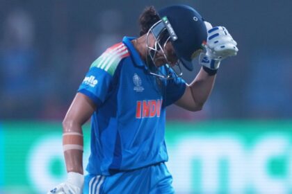 Smriti Mandhana in disbelief, keep saying 'bat nahi laga' after Alyssa Healy's lucky DRS call: Watch