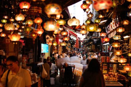The ancient art of Istanbul’s porters survives modern challenges in Turkiye