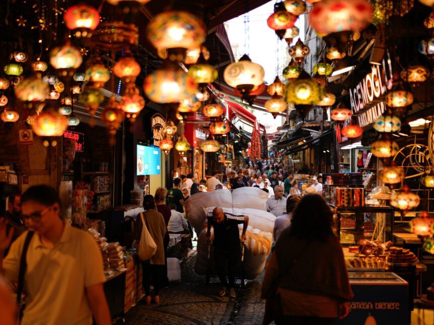 The ancient art of Istanbul’s porters survives modern challenges in Turkiye