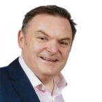 9 essential steps for successfully implementing AI into modern workplace