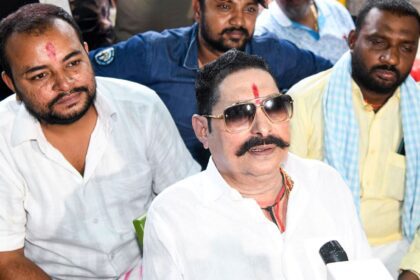 ‘Chhote Sarkar’ Anant Singh, former Bihar MLA, with supporters, speaks to the media at his residence, after getting bail in the Mokama firing case in Patna