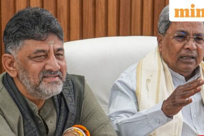 Karnataka Chief Minister Siddaramaiah with Deputy CM D K Shivakumar during a joint press conference after a breakfast meeting amid the ongoing leadership issue