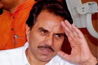 Dharmendra: The 'He-Man' MP who won Bikaner, faced 'Missing' posters, and left politics forever