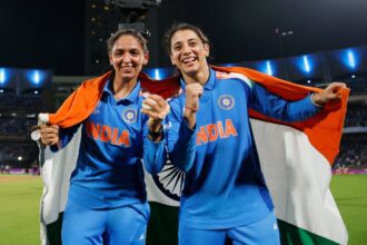 Harmanpreet Kaur, Smriti Mandhana break down in tears after India's World Cup triumph | WATCH