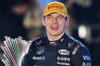 How can Max Verstappen still win F1 2025 title after Lando Norris' disqualification?