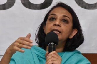 Kashmir Times office raided, FIR against Editor Anuradha Bhasin for “activities against the country”