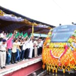 Kerala CM, LoP slam Southern Railway for making students sing RSS song at Vande Bharat Express flag-off