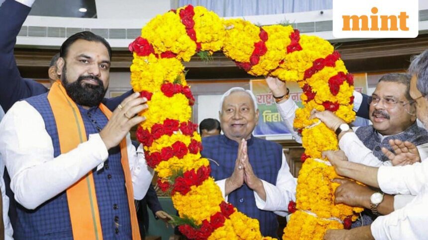Patna, Bihar, India -Nov .19, 2025: Bihar Chief Minister Nitish Kumar being garlanded during NDA Legislature Party meeting at Bihar Vidhan Mandal in Patna, Bihar, India, Wednesday,19, 2025.(Photo by Santosh Kumar/ Hindustan Times)