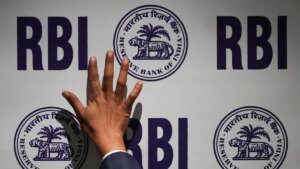 Bond traders urge RBI to buy debt, ease auction rules, sources say