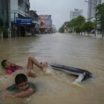 Floods kill dozens, displace thousands in southern Thailand