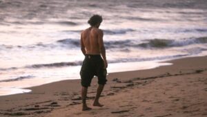 This actor started his career as a VJ, made Bollywood debut years later with Ajay Devgn and Asin