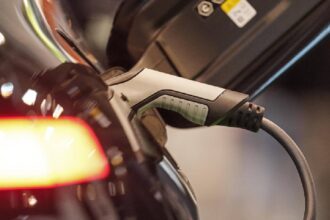 Delhi’s EV Policy 2.0 to Focus on charging infra, retrofitting and research