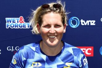 Laura Harris equals world record in women's T20 cricket with 52-run blitzkrieg in Super Smash