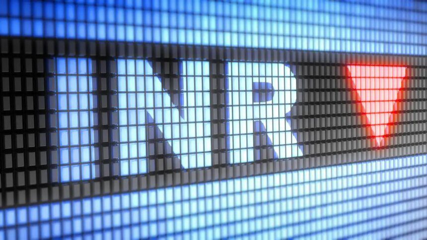 Markets slip on Rupee woes and FII outflows; Rate cut hopes keep bulls on edge