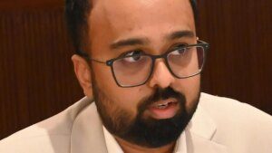 Infosys promoter Shreyas Shibulal sells nearly 20 lakh shares for ₹317 crore