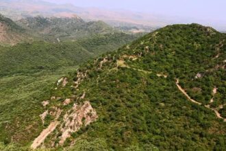 As Aravalli protests intensify, Union ministry directs states to impose complete ban on new mining leases