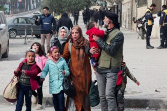 Photos: Civilians flee Aleppo amid intensified fighting